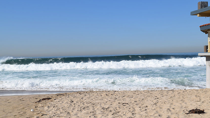Another big wave rolls through Redondo Beach Breakwall on Thursday (Photo by South Bay Events).
