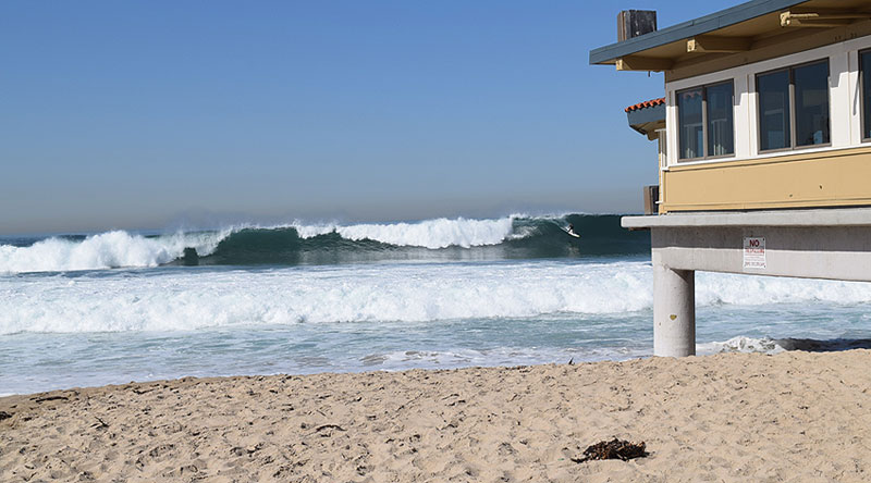 A big swell on Thursday created some overhead surf at Redondo Beach Breakwall (Photo by South Bay Events).
